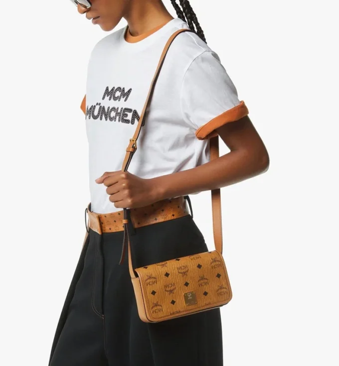 Aren Crossbody Wallet in Visetos Aren Crossbody Wallet in Visetos