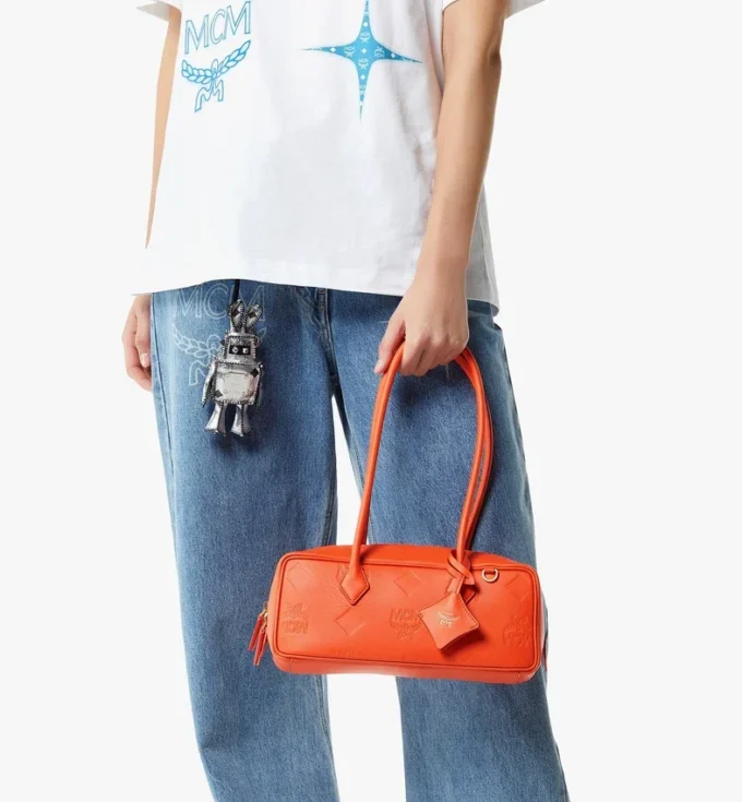 Borsa a tracolla Aren East West in pelle Maxi Monogram Borsa a tracolla Aren East West in pelle Maxi Monogram