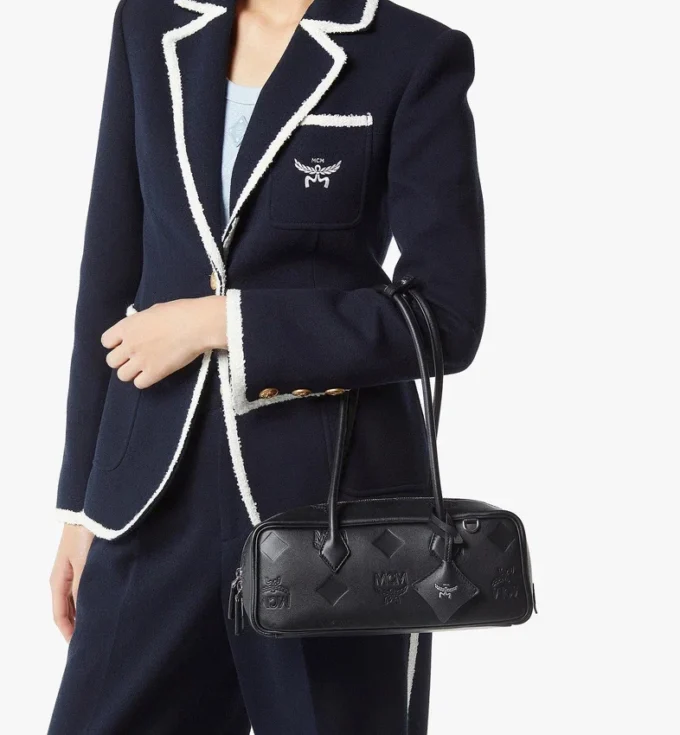 Borsa a tracolla Aren East West in pelle Maxi Monogram Borsa a tracolla Aren East West in pelle Maxi Monogram