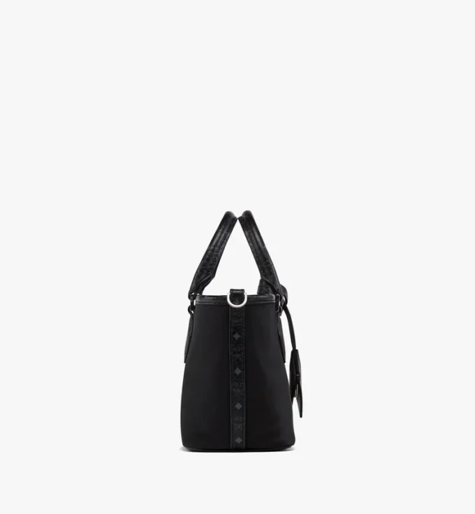 Borsa shopper Aren in nylon riciclato e pelle con stampa monogramma