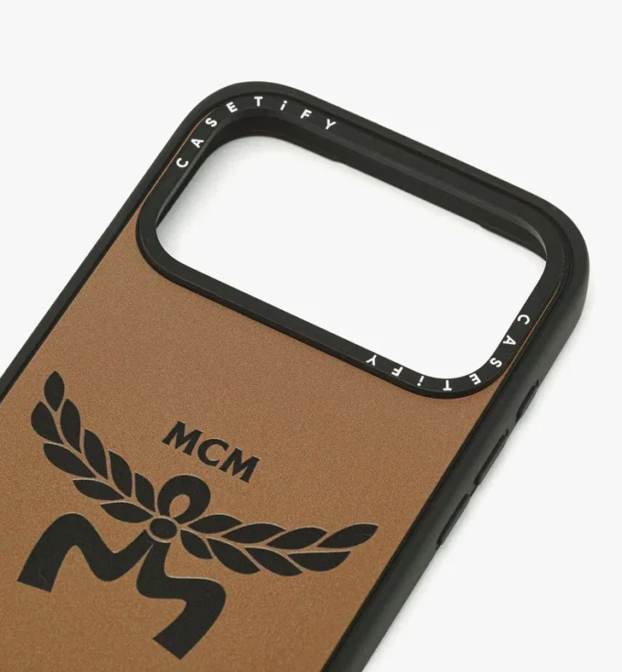 Custodia per iPhone 17 Pro Max MCM X Casetify Logo Impact Custodia per iPhone 17 Pro Max MCM X Casetify Logo Impact