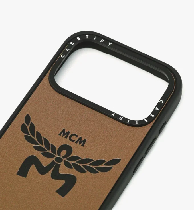 Custodia per iPhone 17 Pro MCM X Casetify Logo Impact