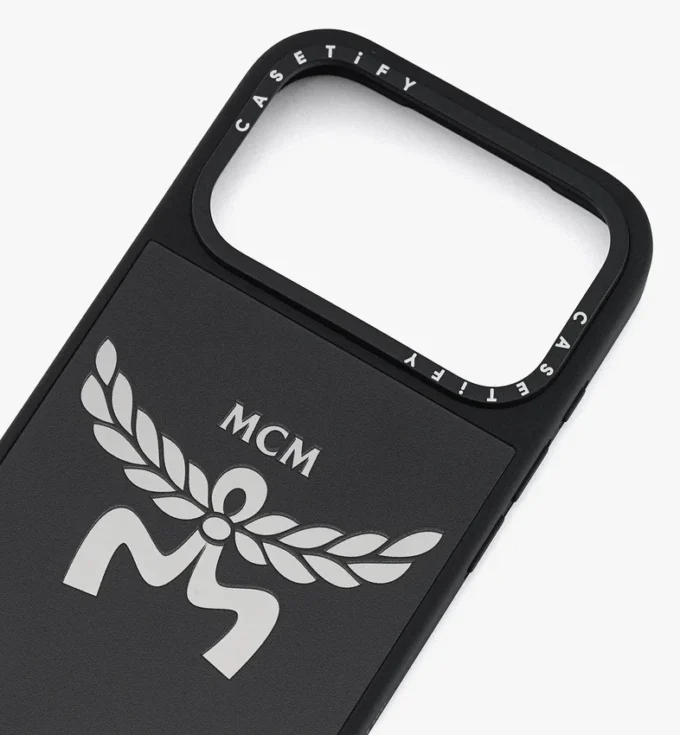 Custodia per iPhone 17 Pro MCM X Casetify Logo Impact