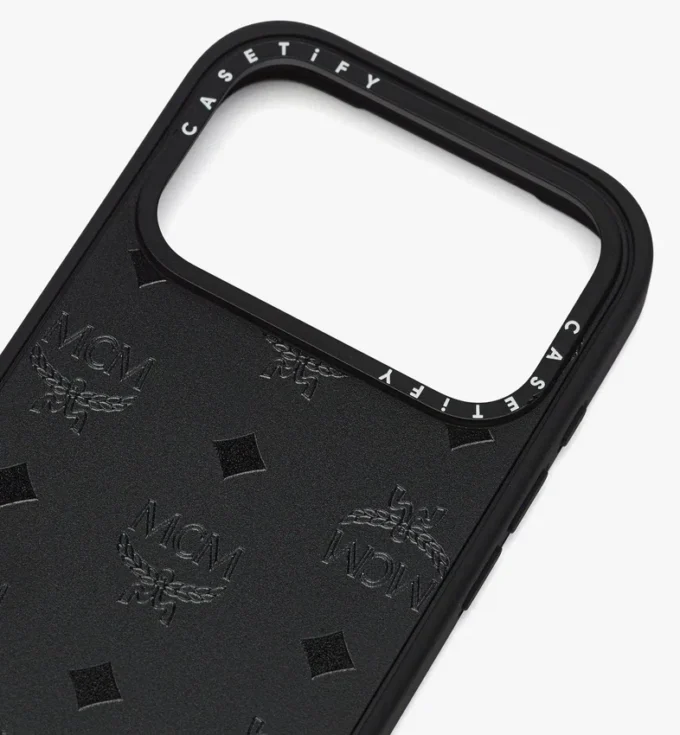 Custodia per iPhone 17 Pro MCM X Casetify Monogram Impact Custodia per iPhone 17 Pro MCM X Casetify Monogram Impact