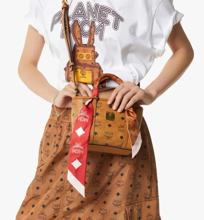 Foulard piccolo reversibile con stampa Monogram in seta biologica