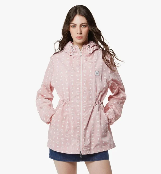 Giacca a vento con cappuccio in nylon riciclato con stampa Monogram