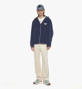 Giacca a vento con logo Laurel in Econyl®
