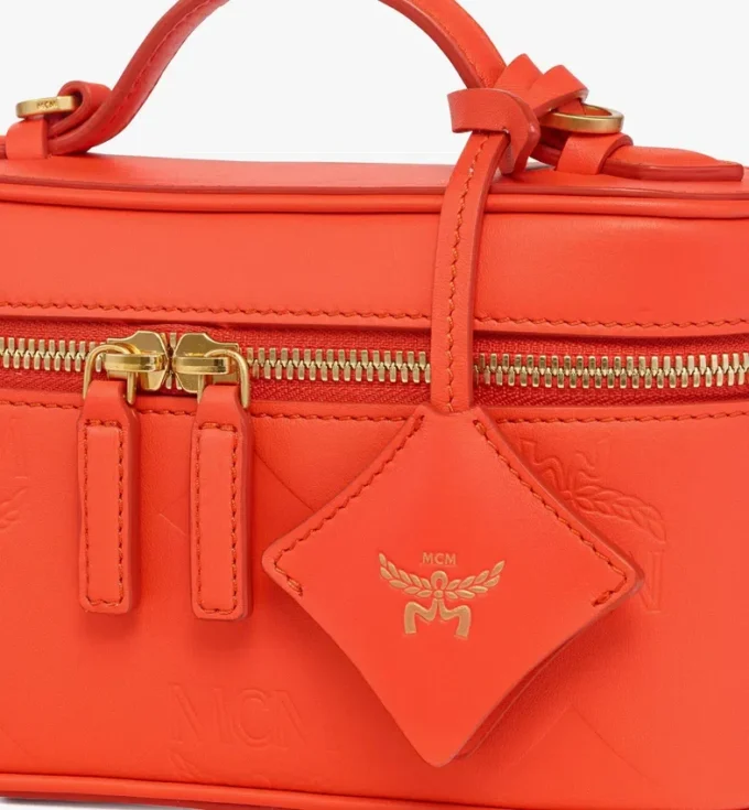 Trousse Aren in pelle con motivo Maxi Monogram Trousse Aren in pelle con motivo Maxi Monogram